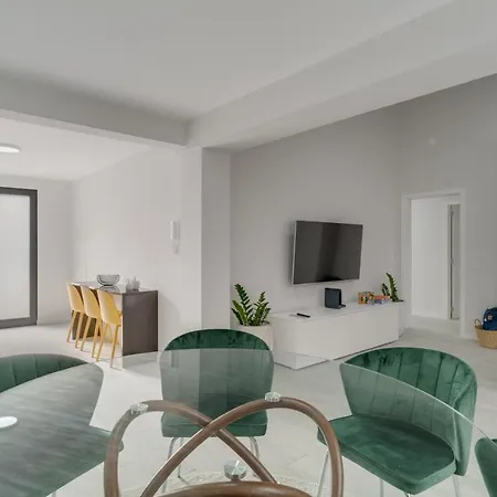 Graca House * Машику
